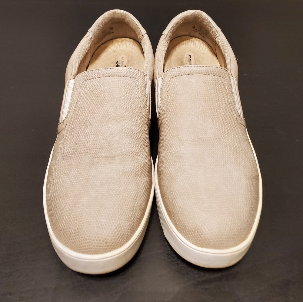 Dr. SCHOLL'S Flats